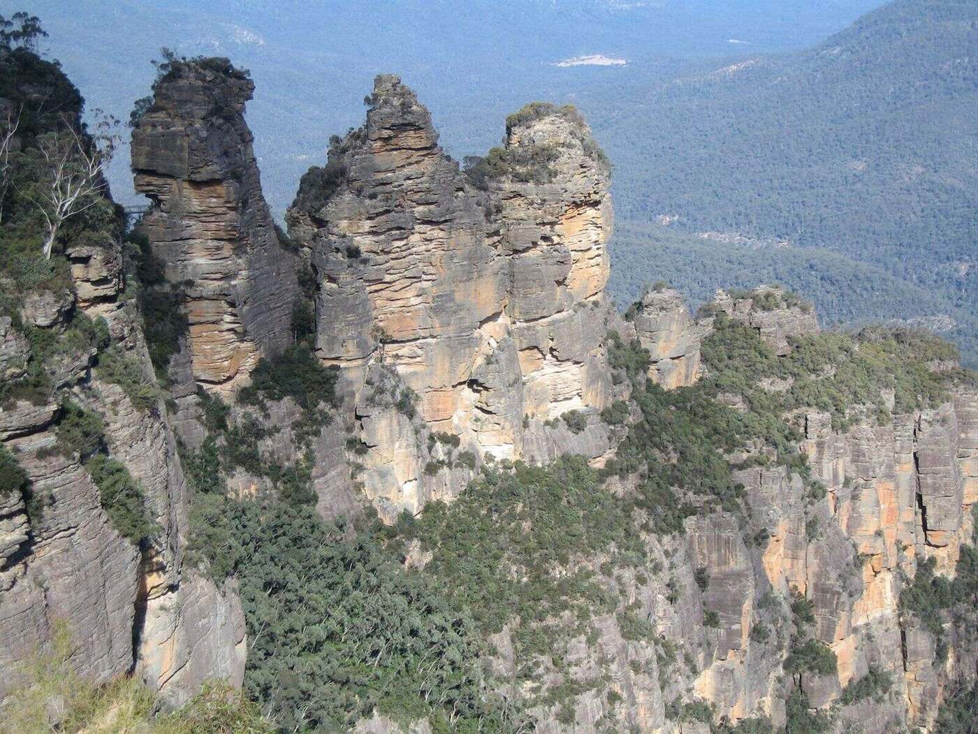 The Three Sisters from the Katoomba lookout, mid-afternoon in August